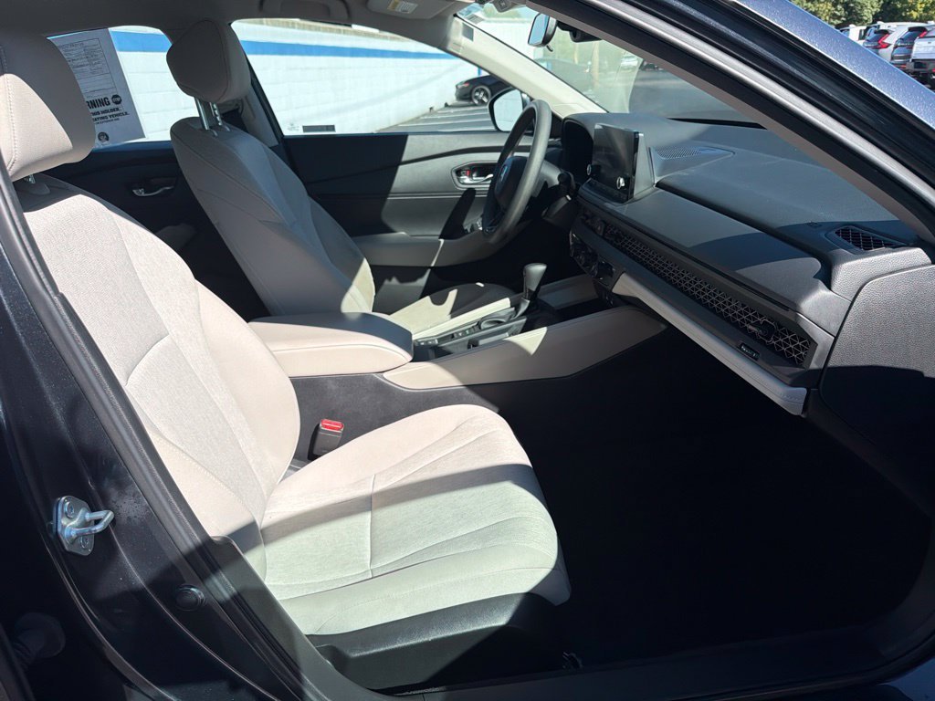 Used 2024 Meteorite Gray Metallic Honda LX image 23