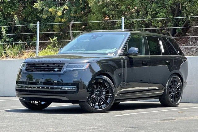 New 2026 Santorini Black Land Rover SE image 1