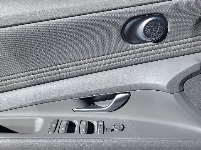 2024 Hyundai Elantra SEL - Photo 14