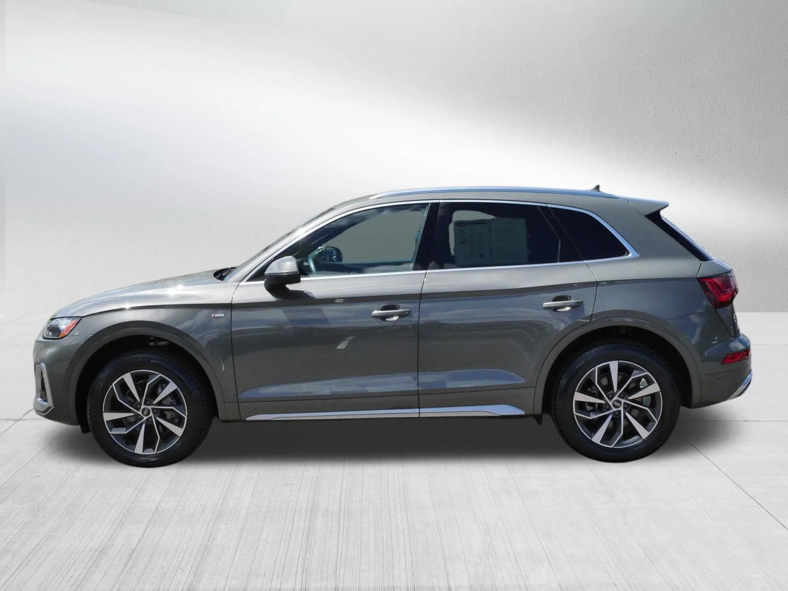 Used 2023 Chronos Gray Metallic Audi S line Premium Plus image 4