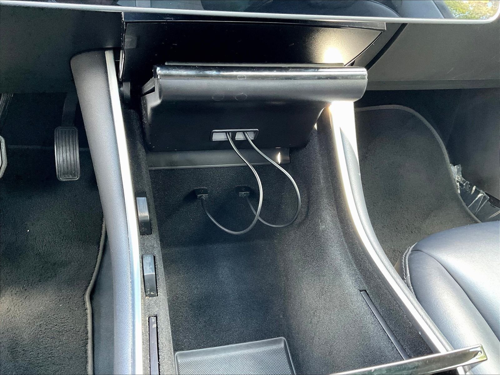 Used 2018 White Tesla Long Range image 17