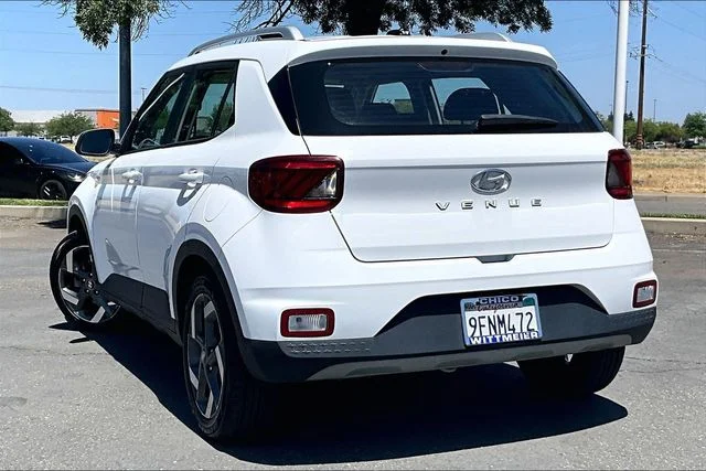 Used 2023 Ceramic White Hyundai SEL image 12
