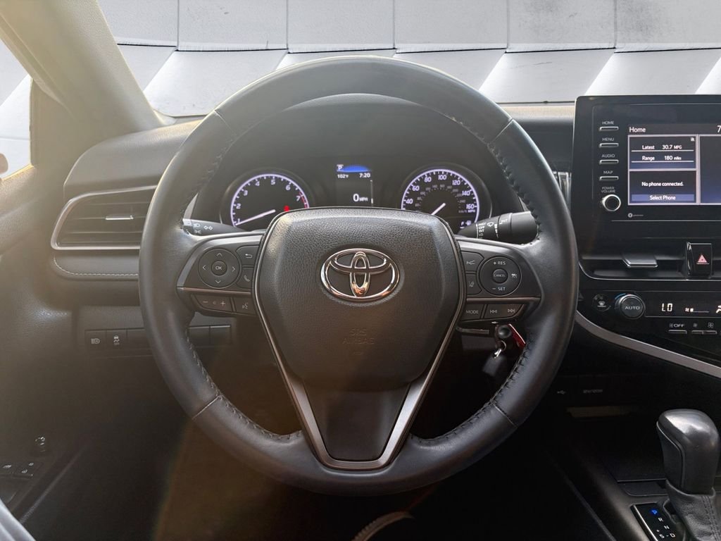 Used 2022 White Toyota SE image 9