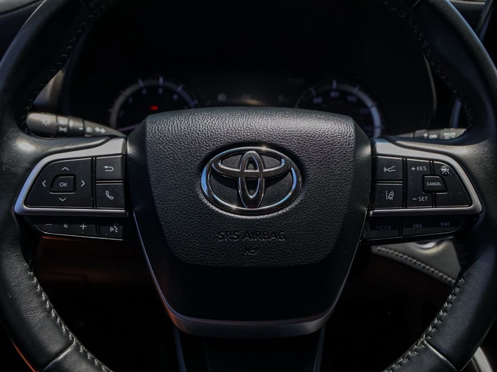 2024 Toyota Highlander LE - Photo 23
