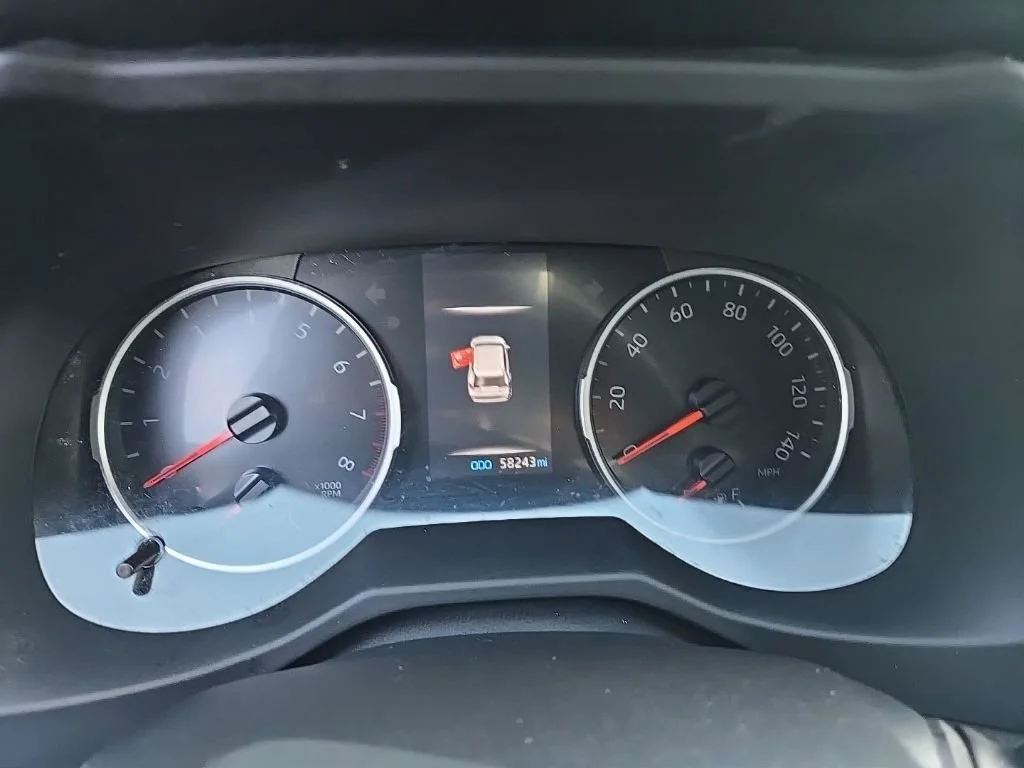 Used 2021 Magnetic Gray Met Toyota XLE Premium image 2