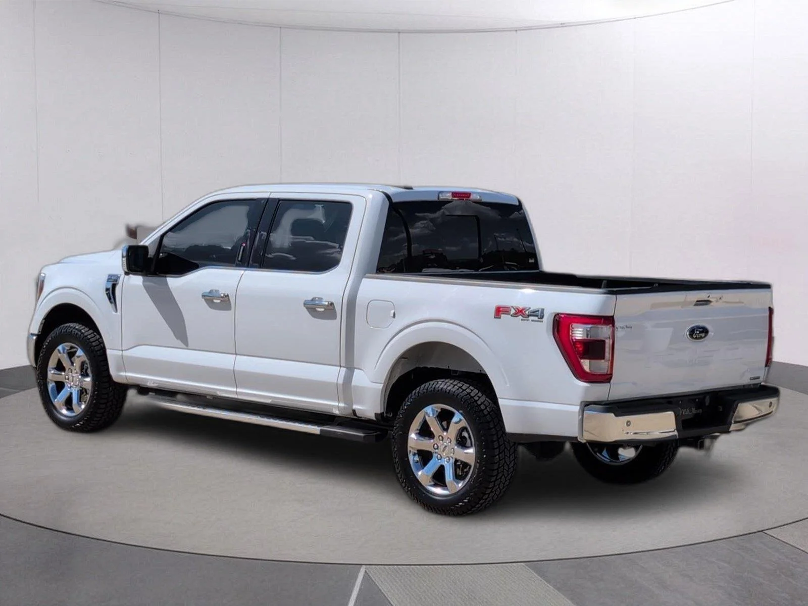 Used 2023 Oxford White Ford LARIAT image 3