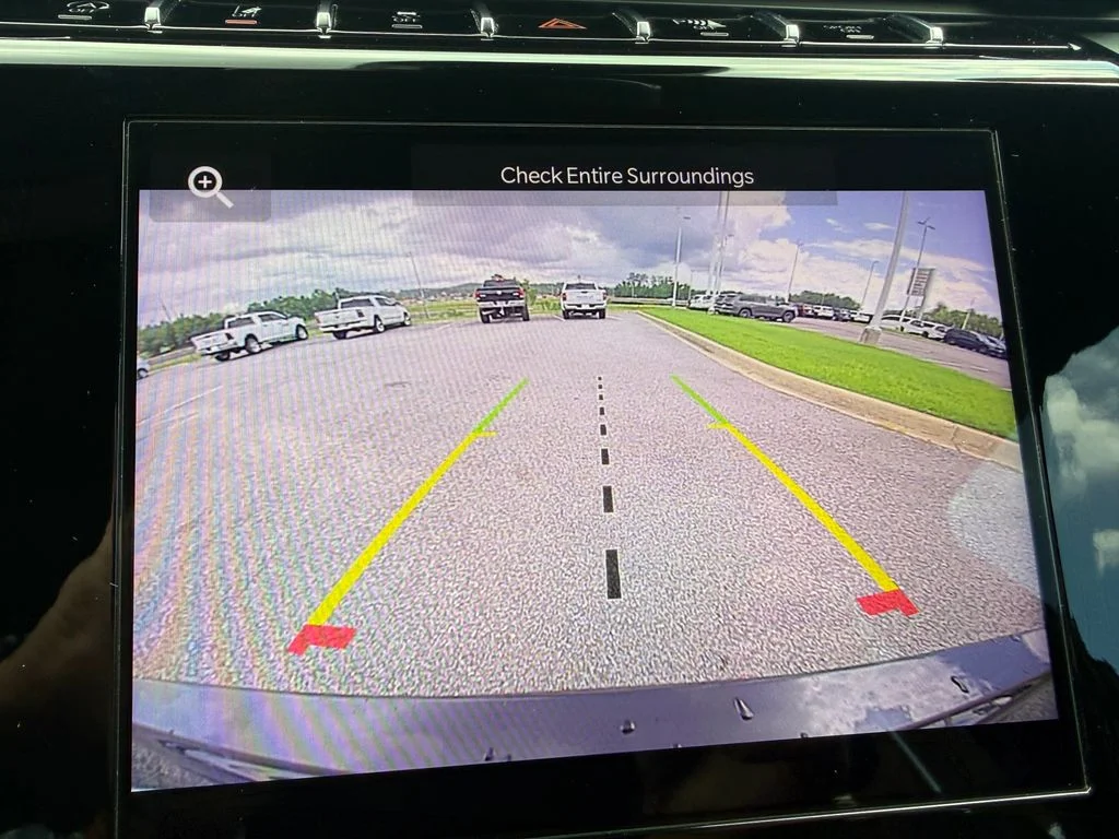 Used 2023 Black Jeep Altitude image 13