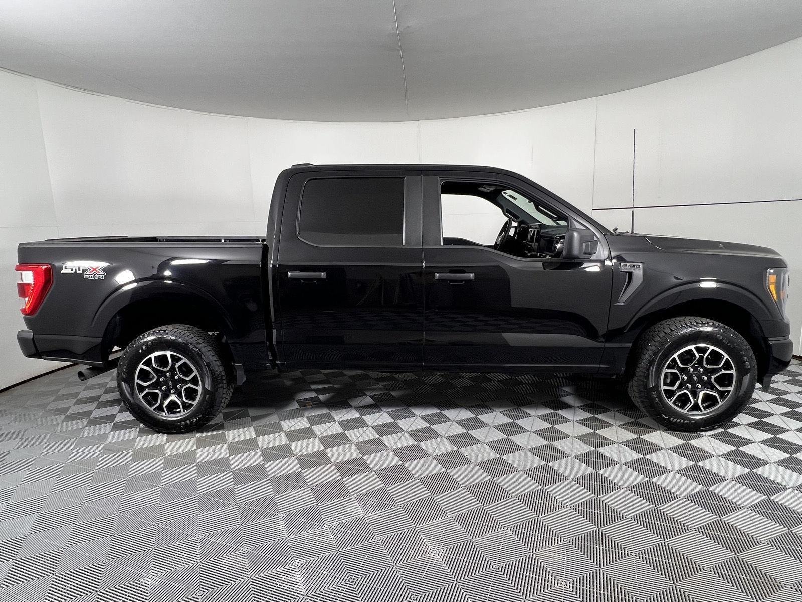 Used 2023 Agate Black Ford XL image 11