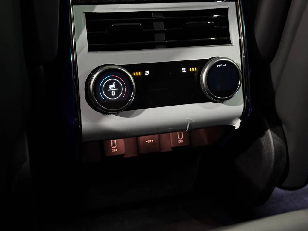 New 2026 Fuji White Land Rover SE image 16