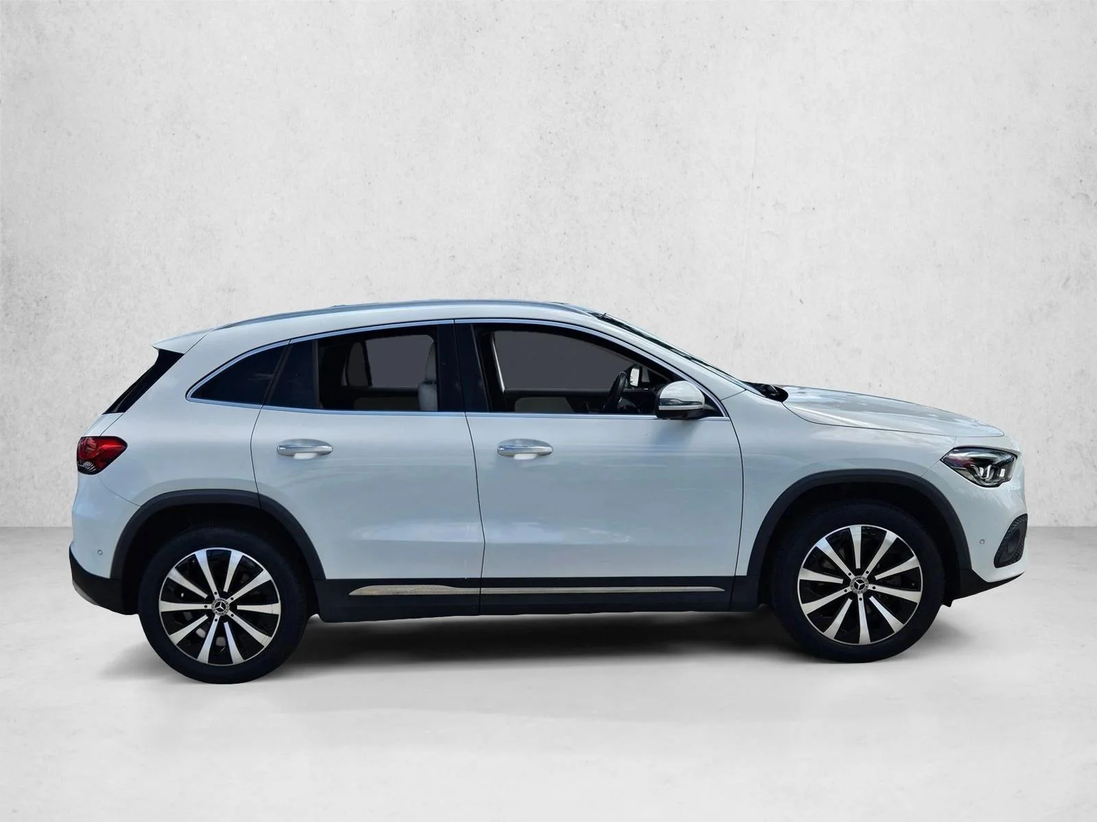 Used 2023 Polar White Mercedes-Benz GLA 250 image 4