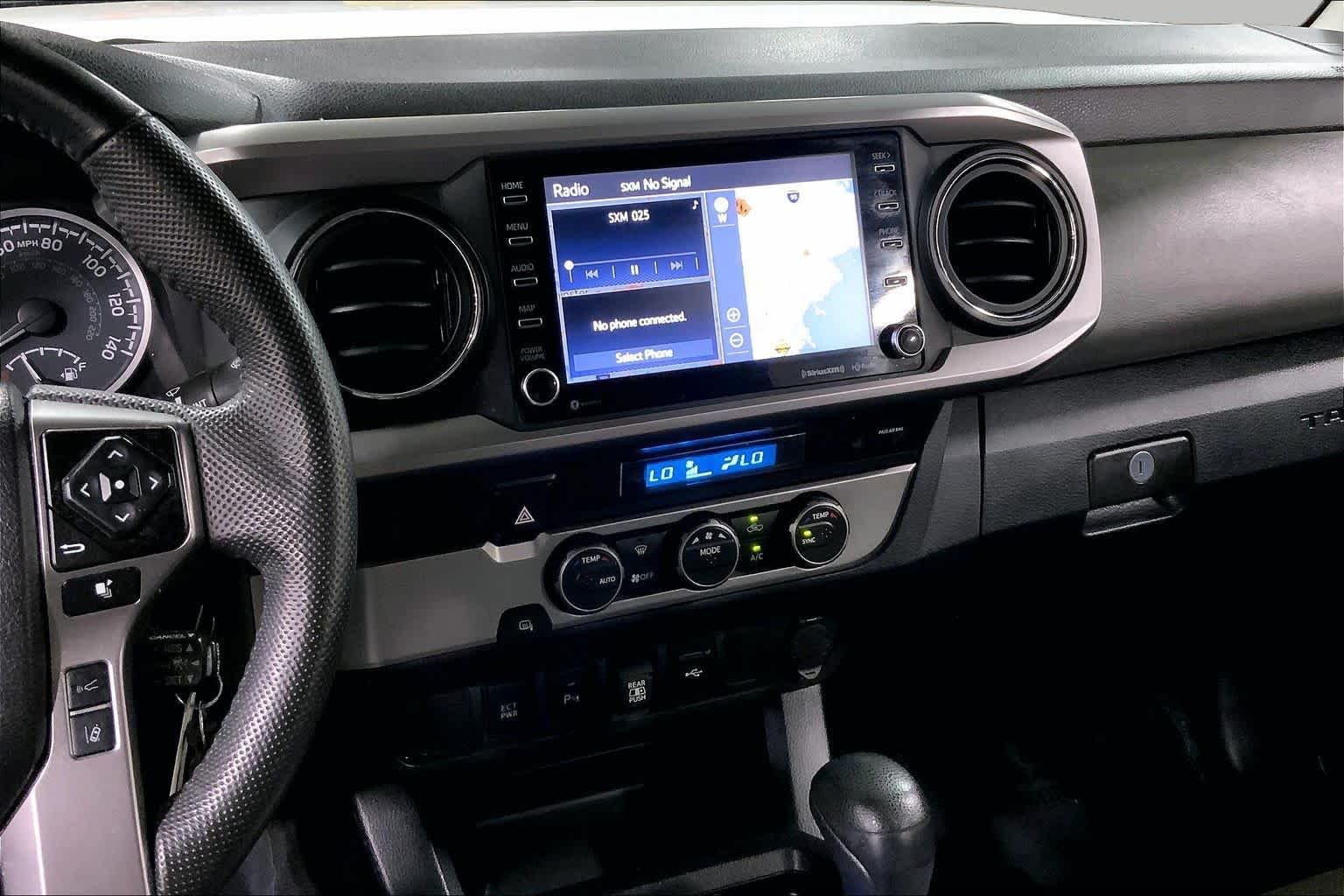 Used 2022 White Toyota SR5 image 7