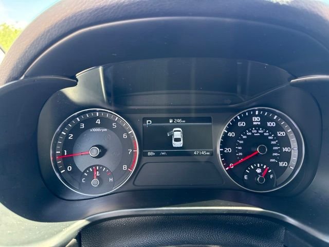 Used 2022 White Kia LXS image 18