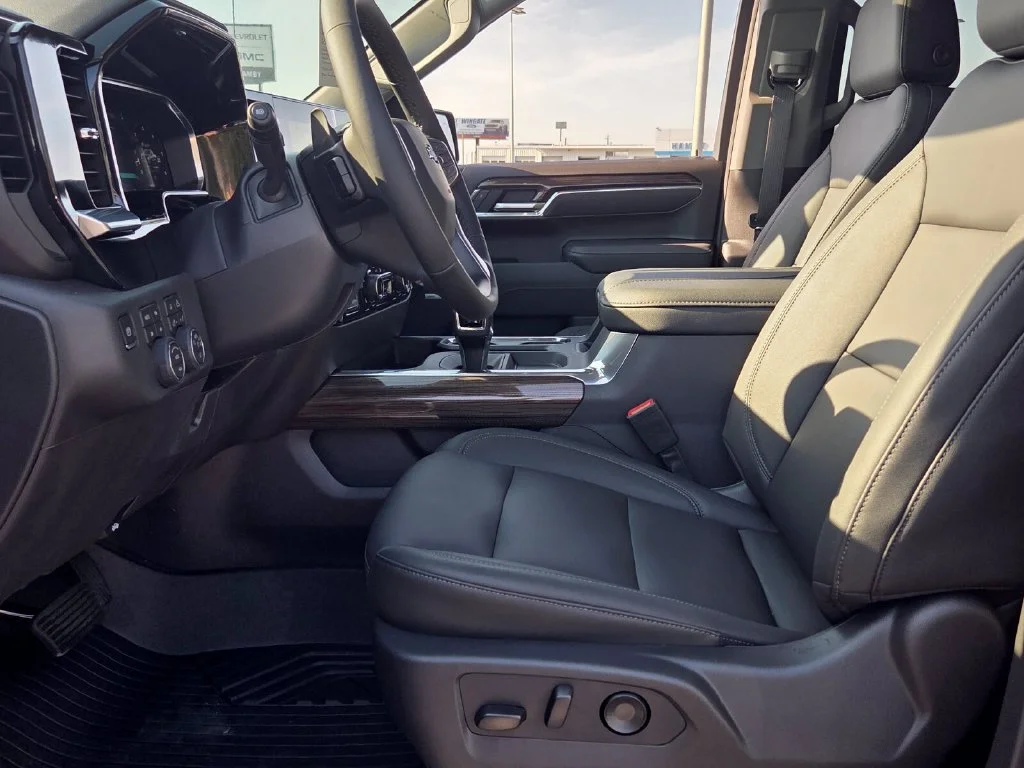 New 2026 Sterling Gray Metallic Chevrolet LT Trail Boss image 29