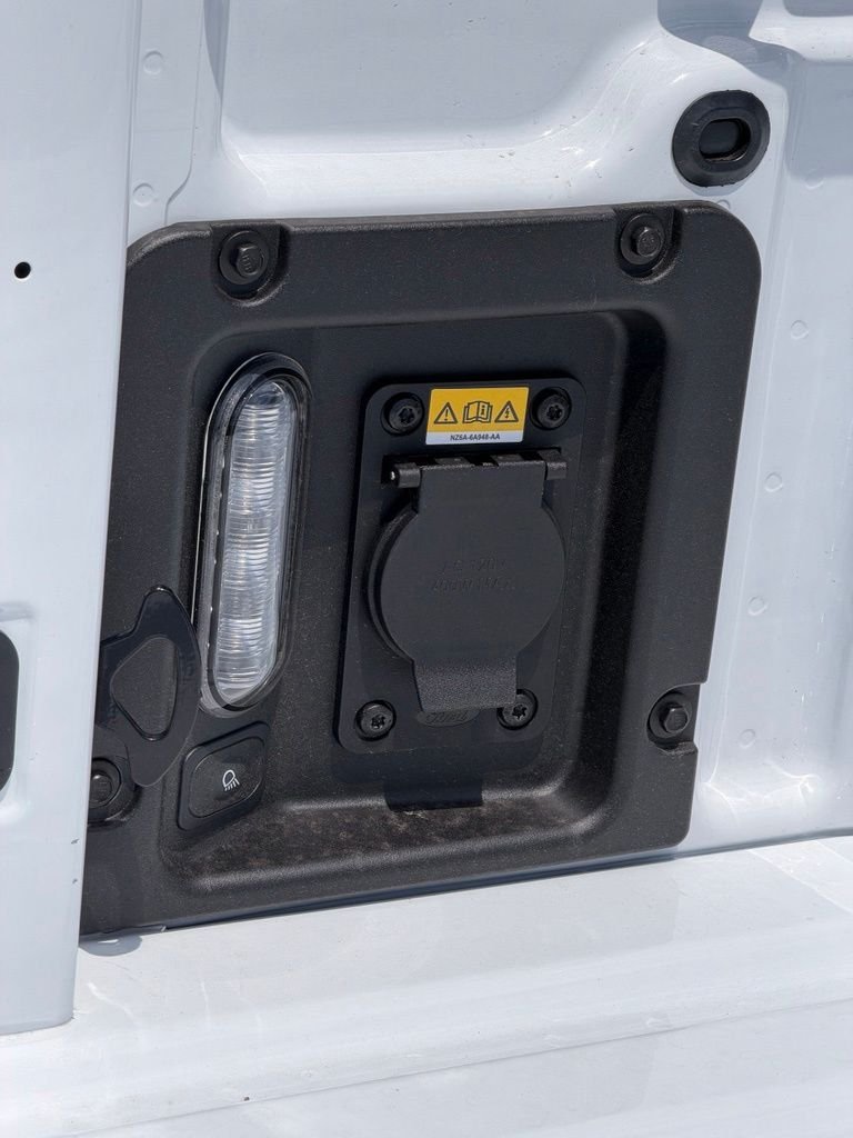 New 2026 Oxford White Ford XLT image 28
