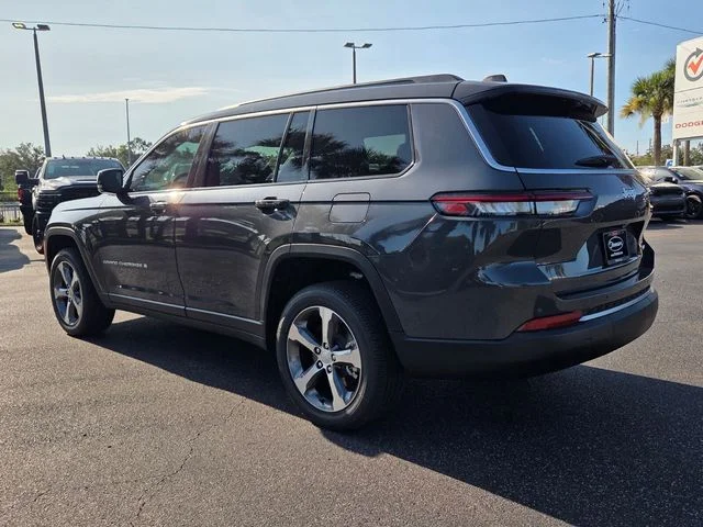 New 2026 Baltic Gray Metallic Clear-Coat Exterior Paint Jeep Limited image 6