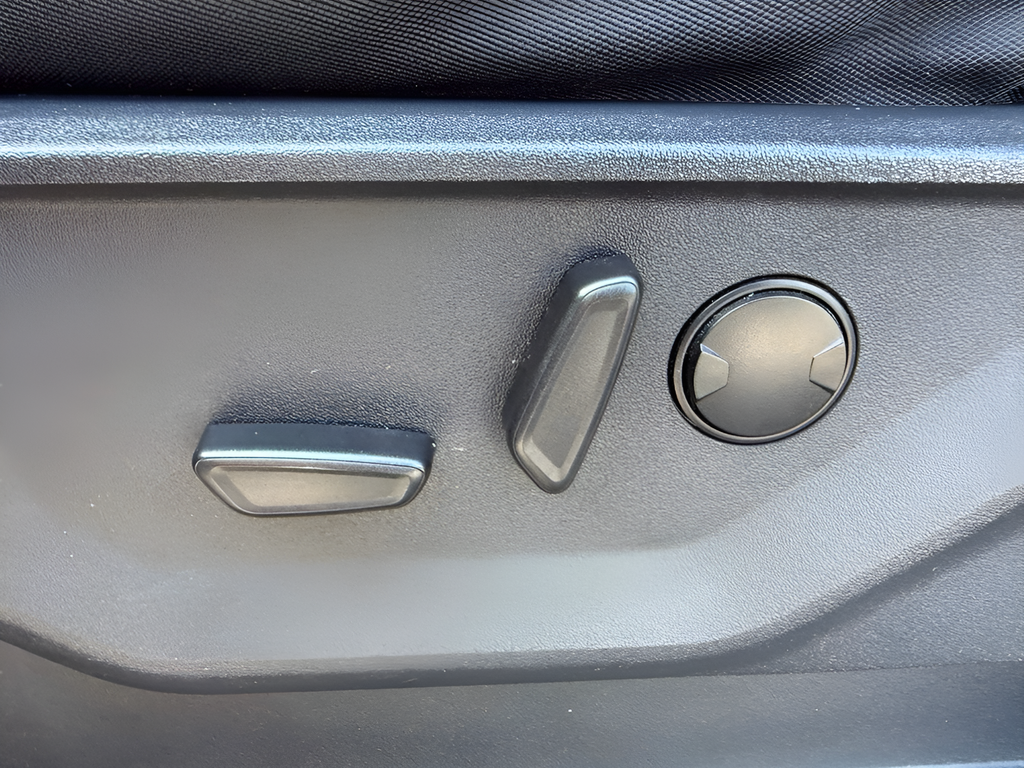 Used 2023 Blue Ford XLT image 10