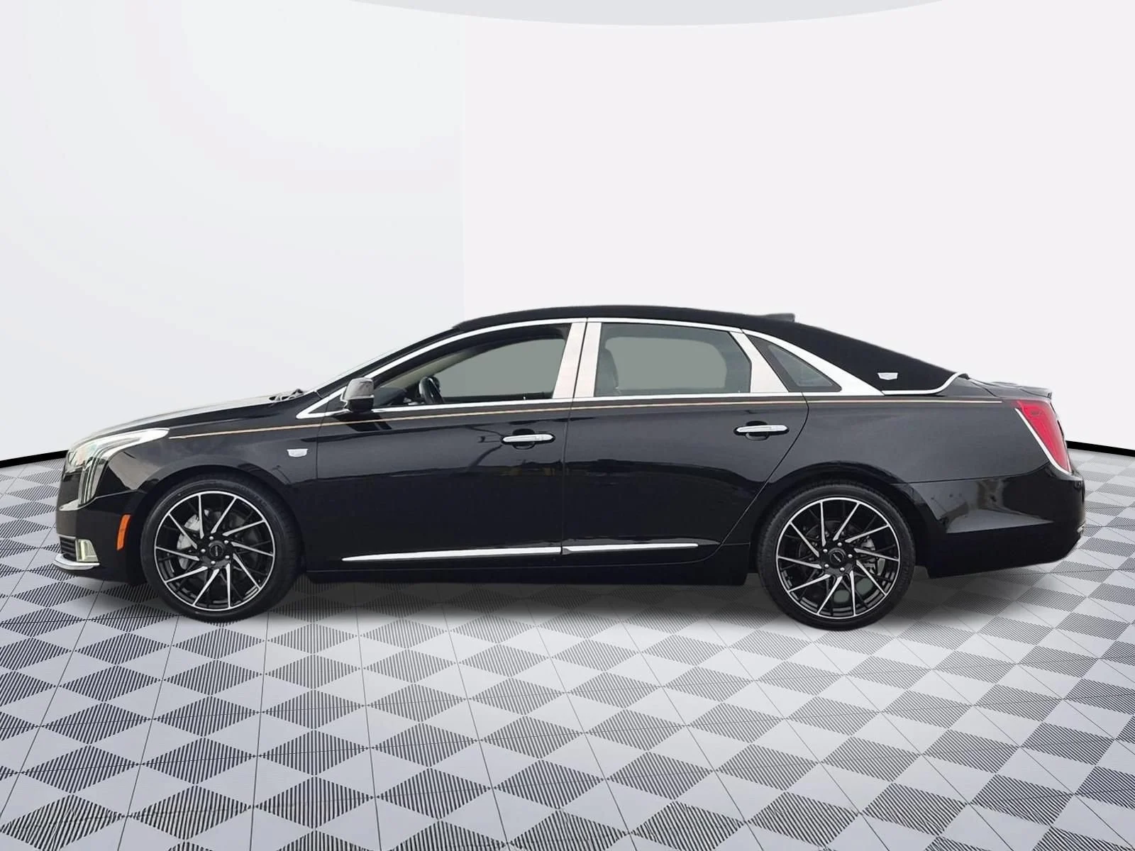 Used 2019 Black Raven Cadillac Luxury image 8