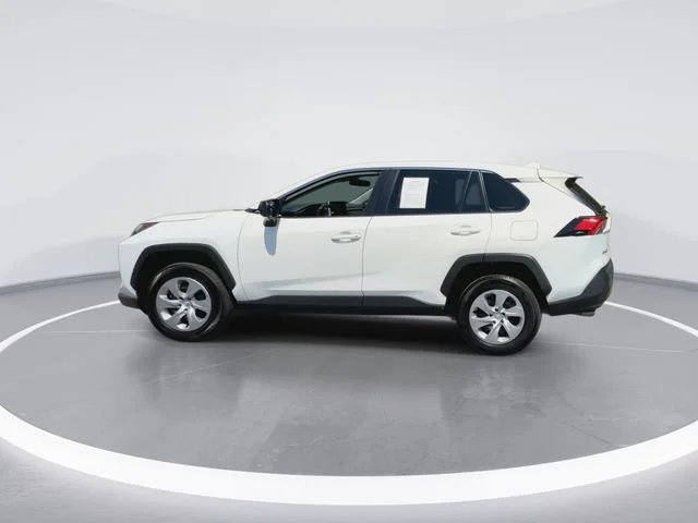 Used 2025 White Toyota LE image 7
