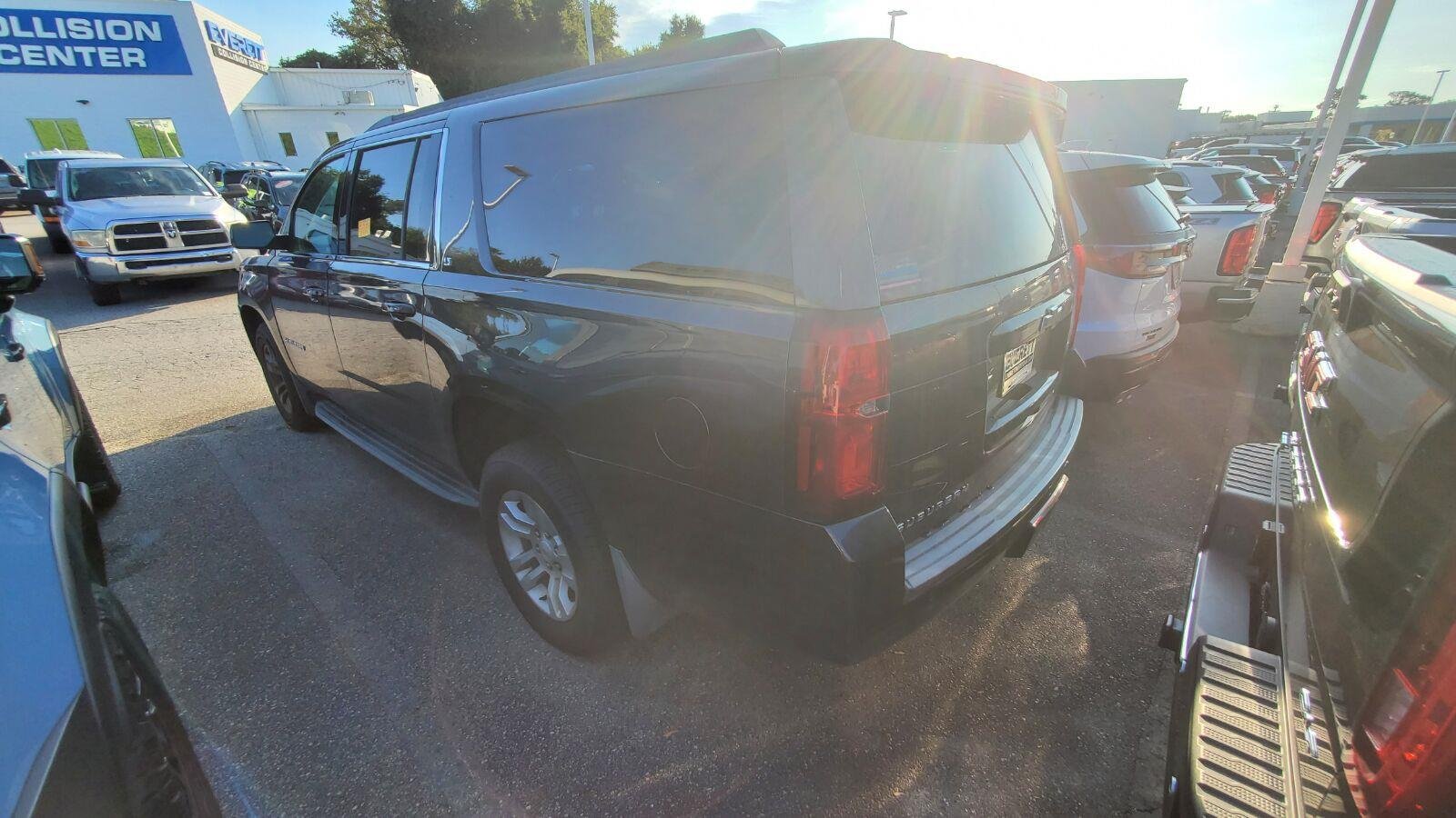 Used 2018 TUNGSTEN METALLIC Chevrolet LT image 9