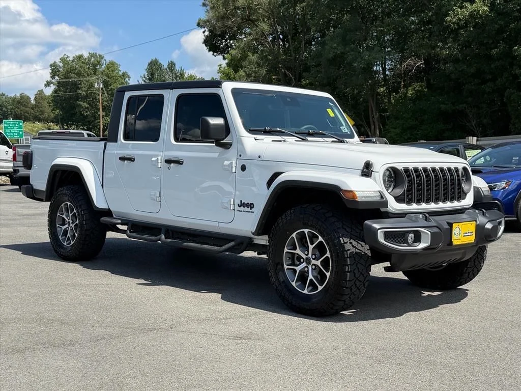 Used 2024 White Jeep Sport S image 14