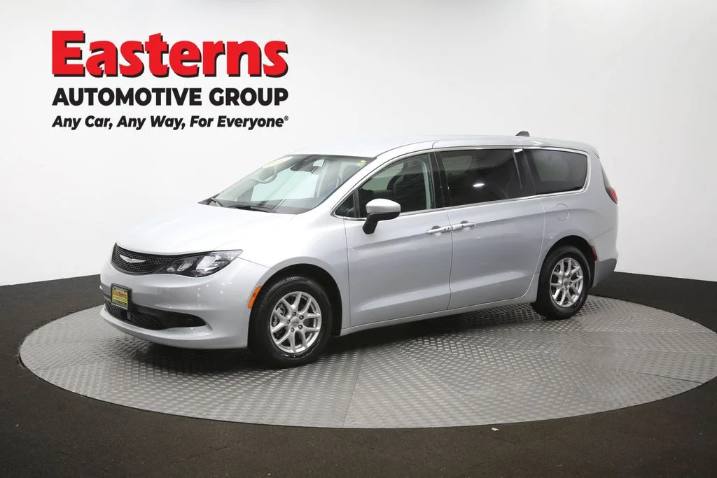 Used 2023 Silver Chrysler LX image 57