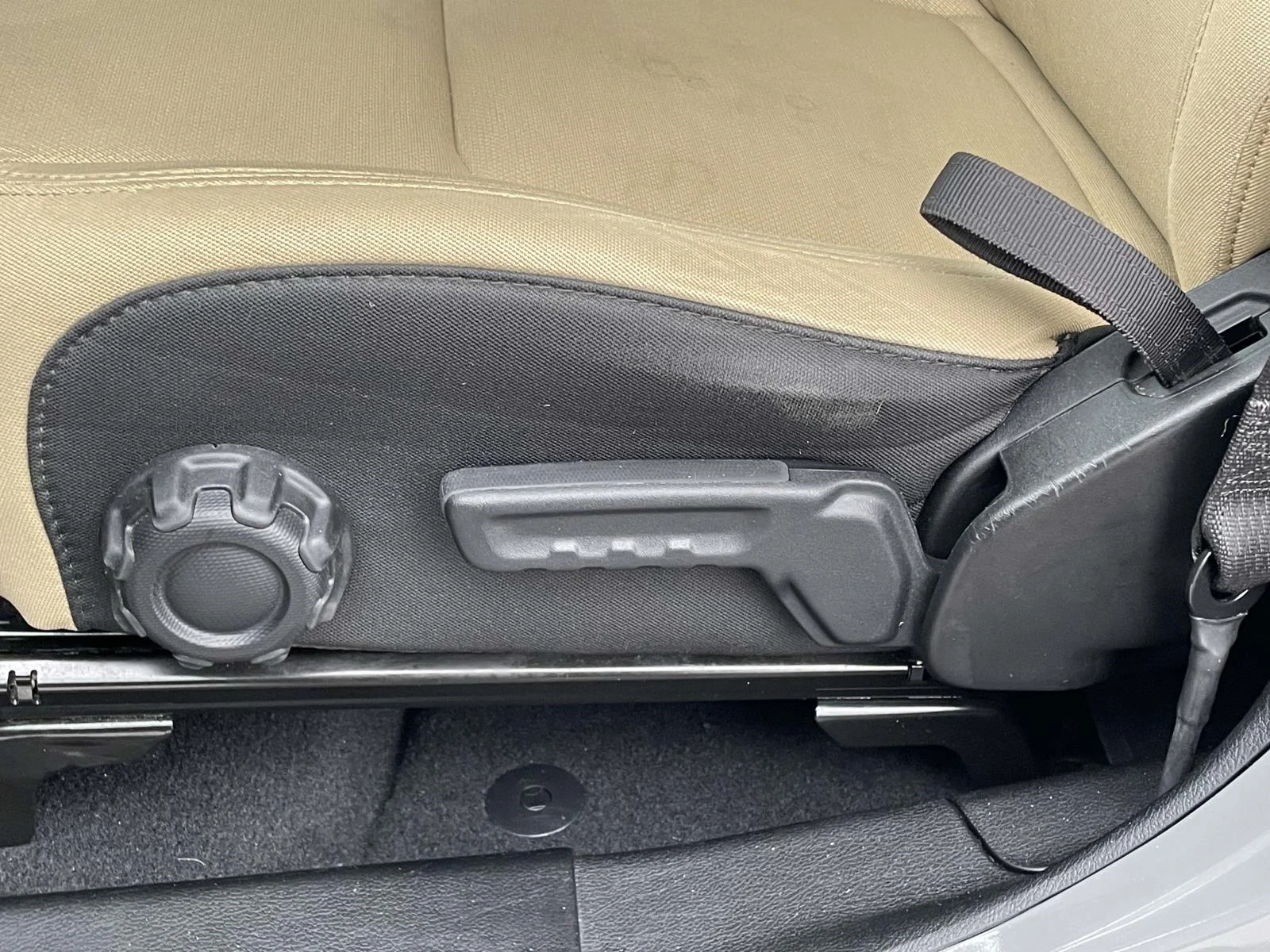 Used 2020 Sting-Gray Clearcoat Jeep Sport S image 7