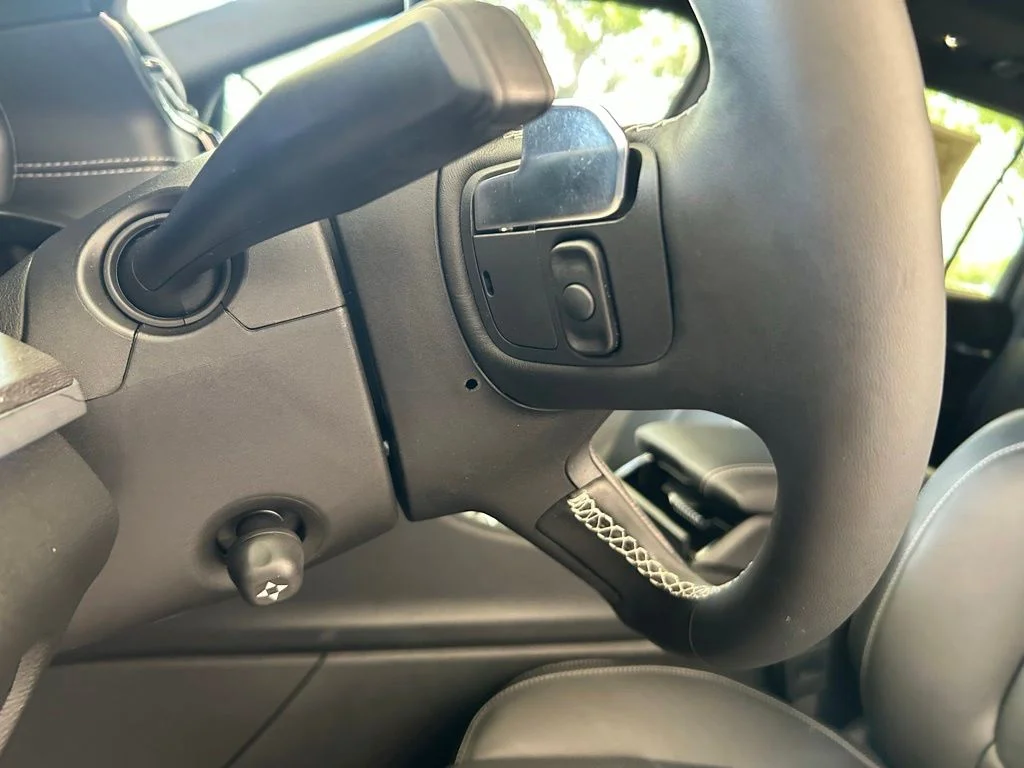 Used 2025 White Jeep Overland image 47