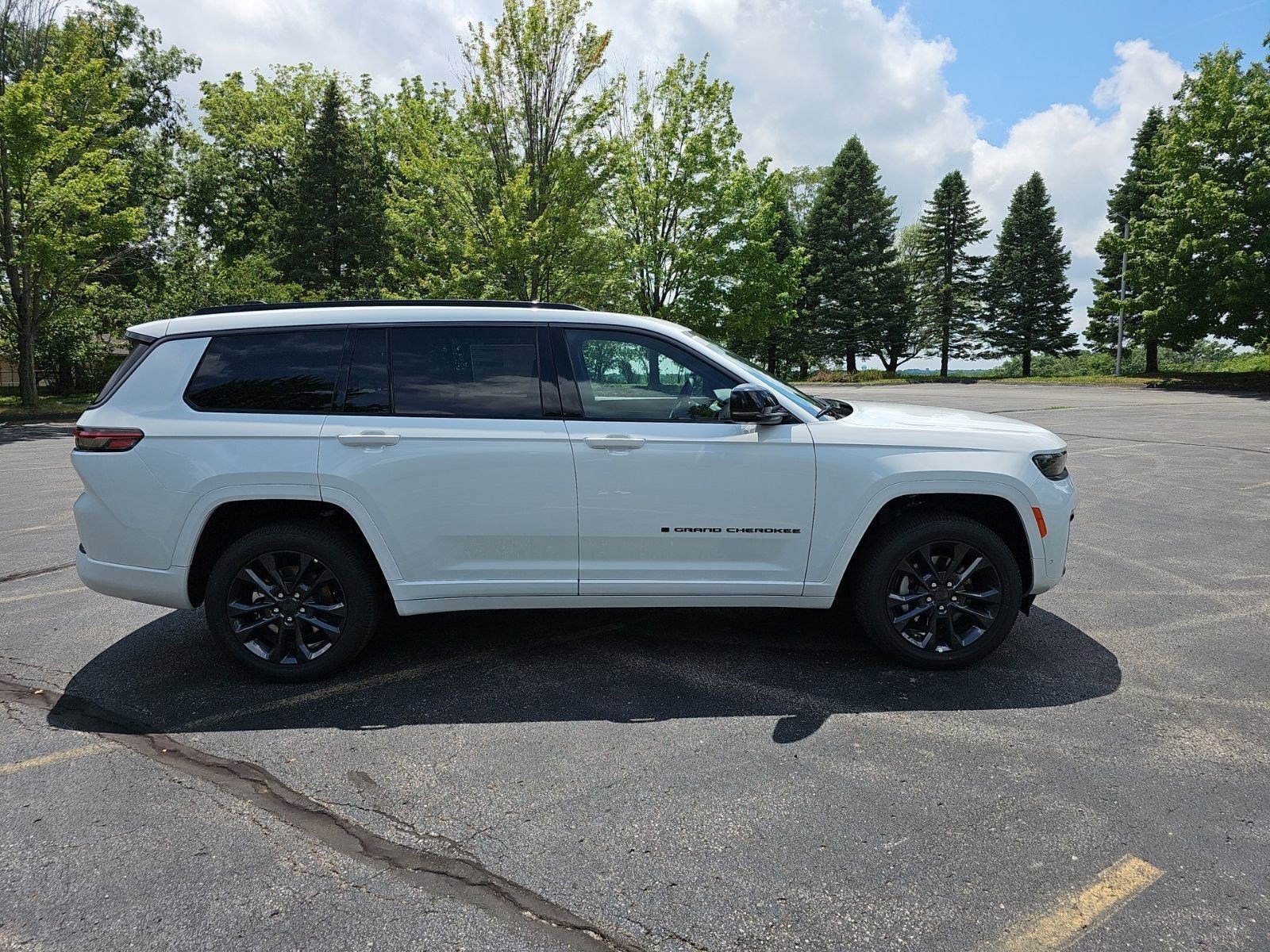 New 2026 Bright White Clearcoat Jeep Limited Reserve image 6