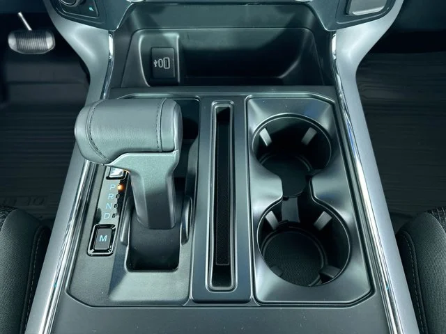 New 2025 OXFORD WHITE Ford XLT w/XLT Black Appearance Package Plus Super Crew Cab image 15