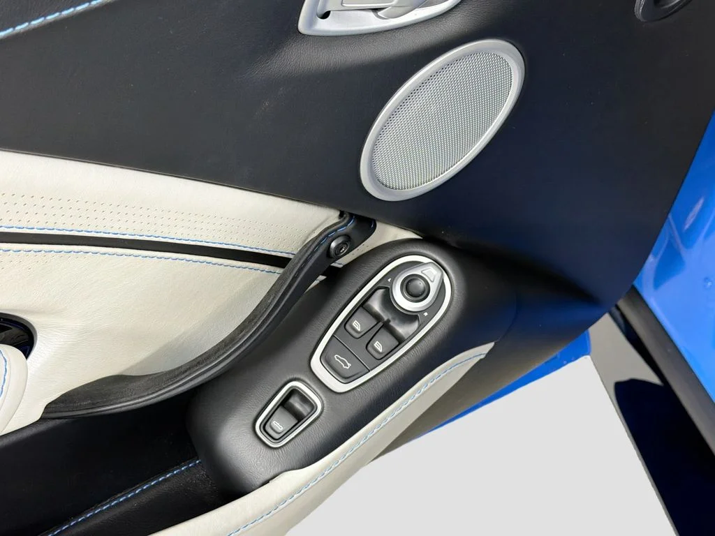 Used 2021 Blue Aston Martin Base image 18