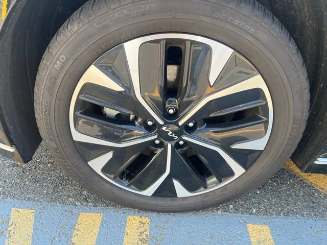 Used 2023 Glacier Kia Wind image 9
