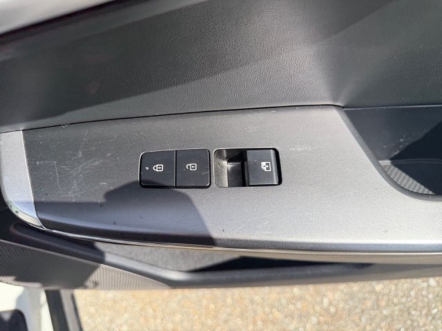 Certified Used 2023 White Kia Wind image 33