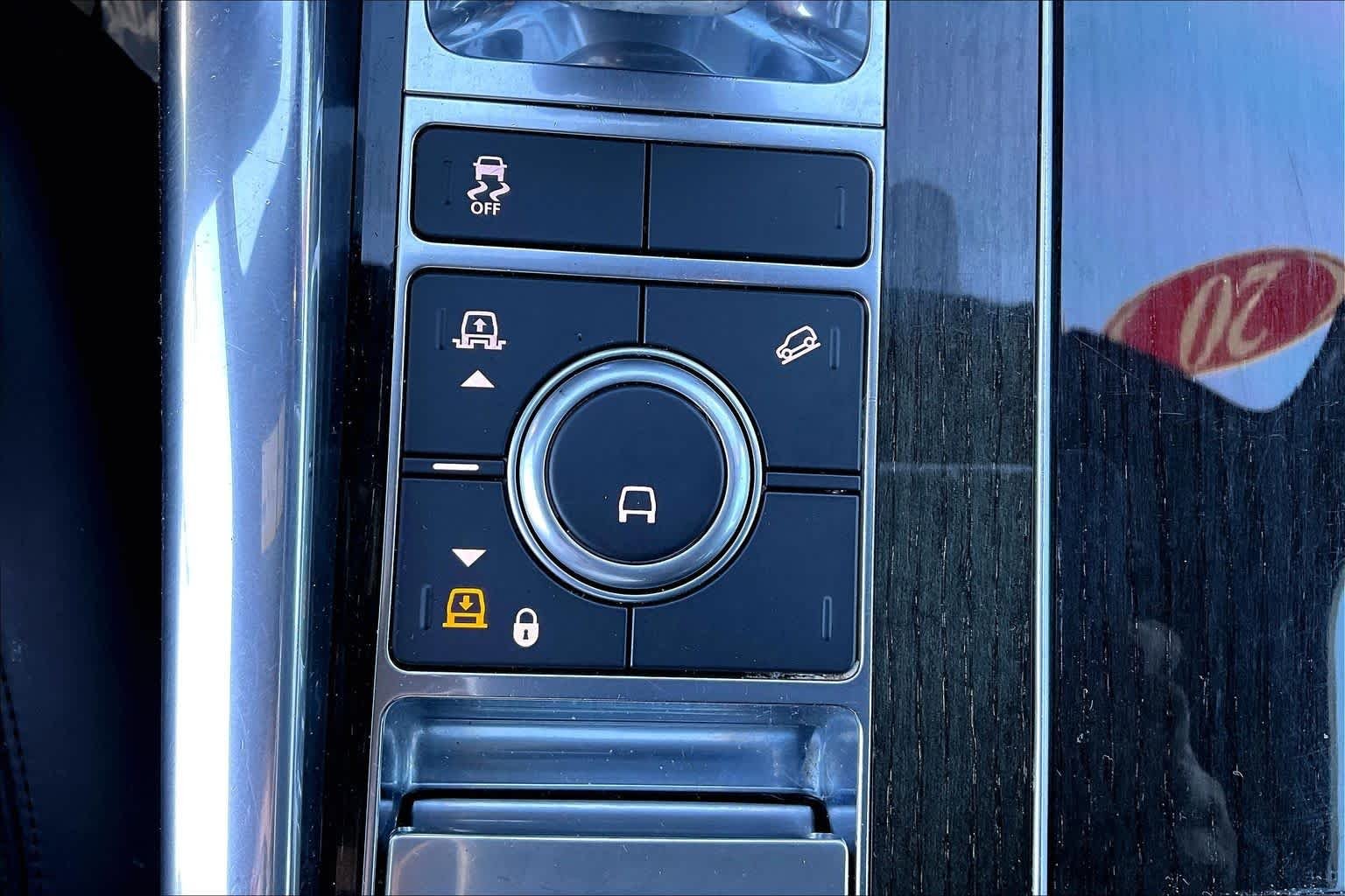 Used 2020 Borealis Black Metallic Land Rover HSE image 33