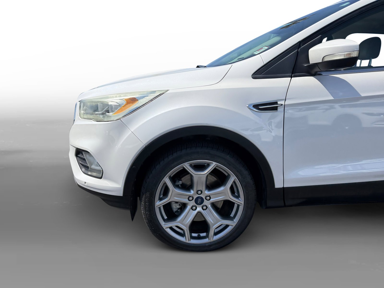 Used 2017 White Platinum Clearcoat Metallic Ford Titanium image 9