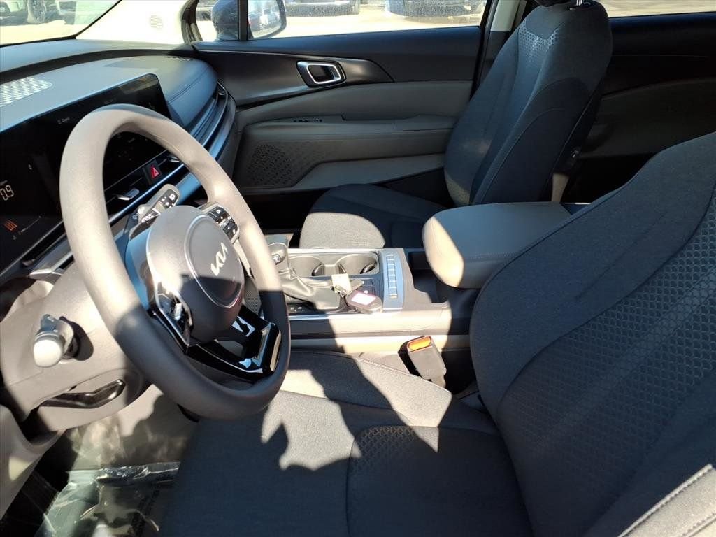 New 2026 Deep Chroma Blue Kia LX image 14