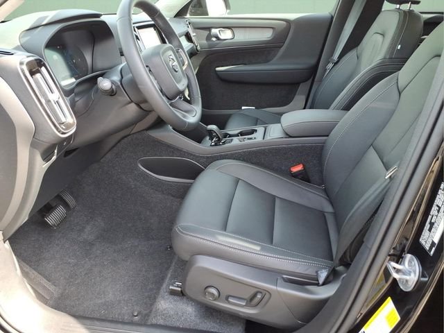 New 2026 Onyx Black Volvo B5 Core image 14