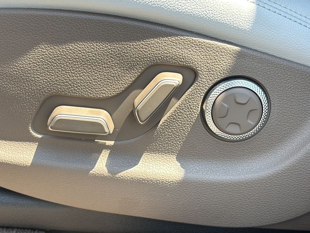 2026 GENESIS GV70 Advanced - Photo 15