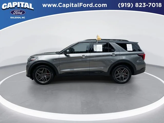 Used 2025 Gray Ford ST image 5