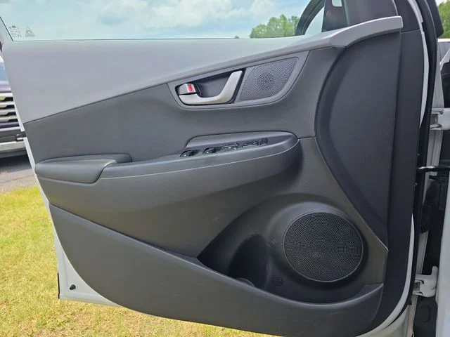 Used 2018 White Hyundai Limited image 28