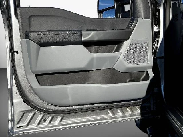 New 2027 Iconic Silver Metallic Ford F-250® XLT image 62
