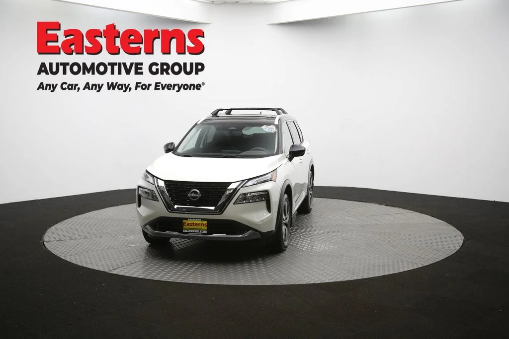 Used 2023 White Nissan SL image 57
