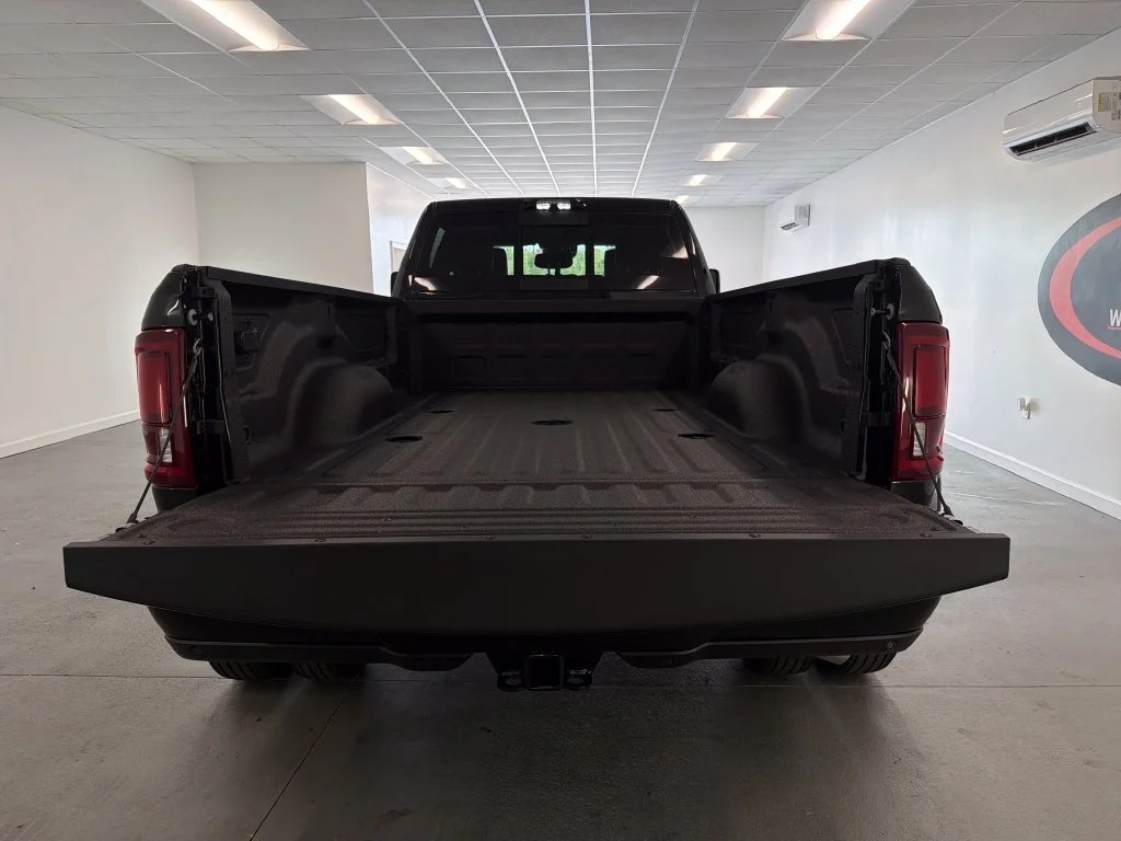 New 2027 Diamond Black Crystal Pearl-Coat Exterior Paint RAM Laramie image 7