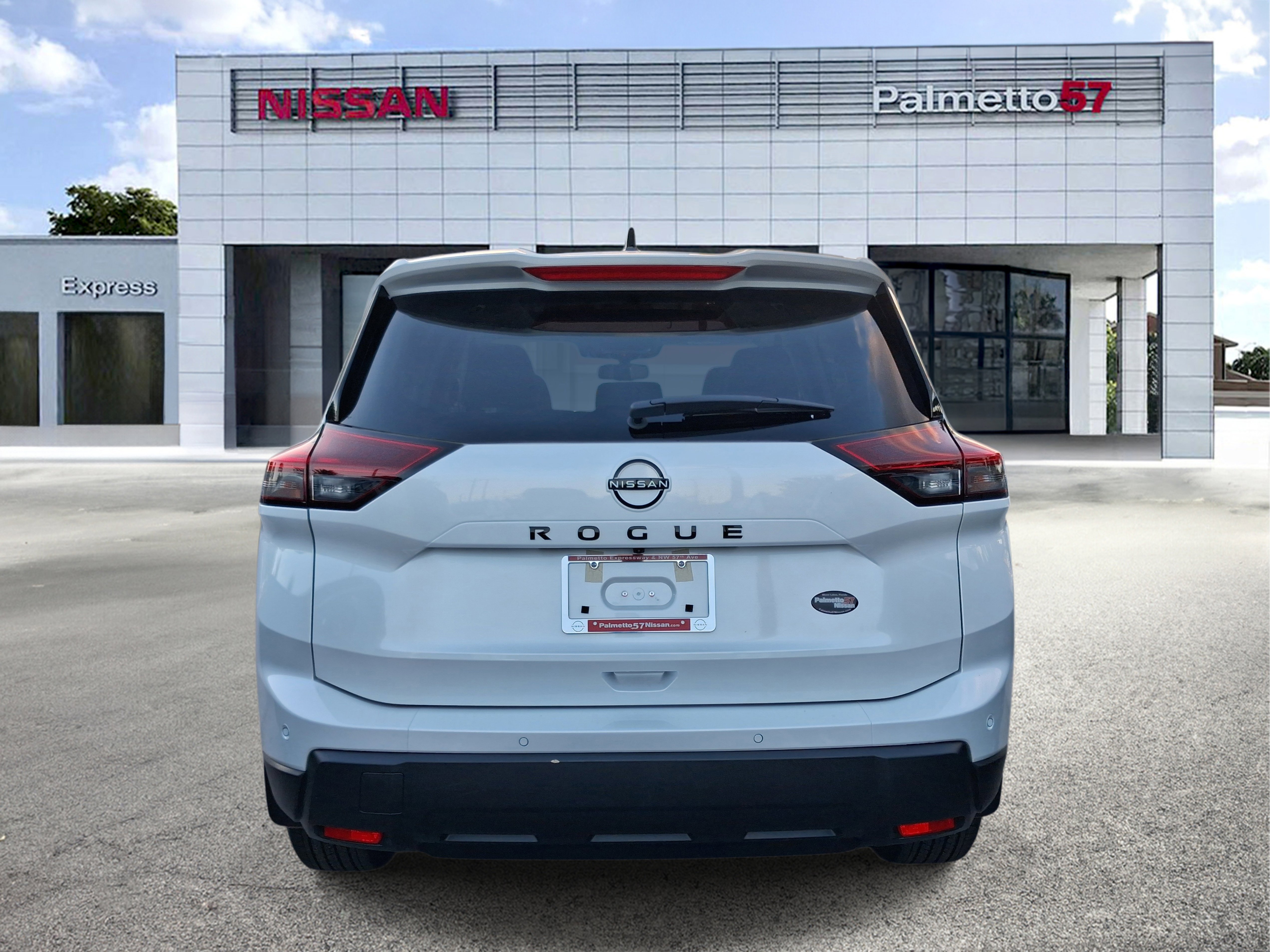 New 2026 Everest White Pearl TriCoat Nissan Dark Armor image 4