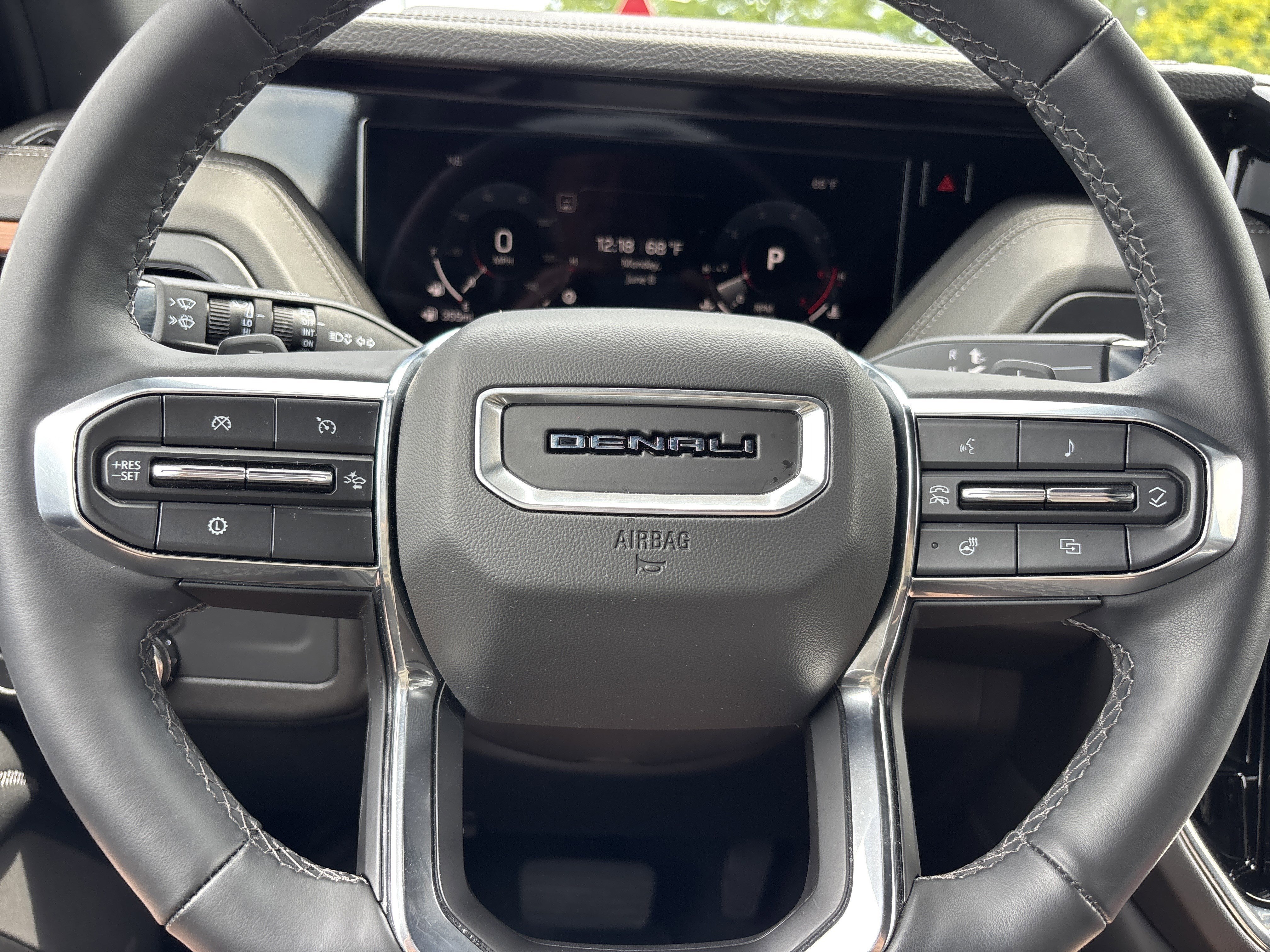 Used 2025 Volcanic Red Tintcoat GMC Denali 4WD image 31