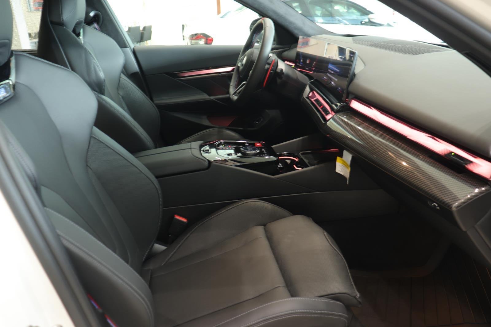 Used 2026 Alpine White BMW Base image 15