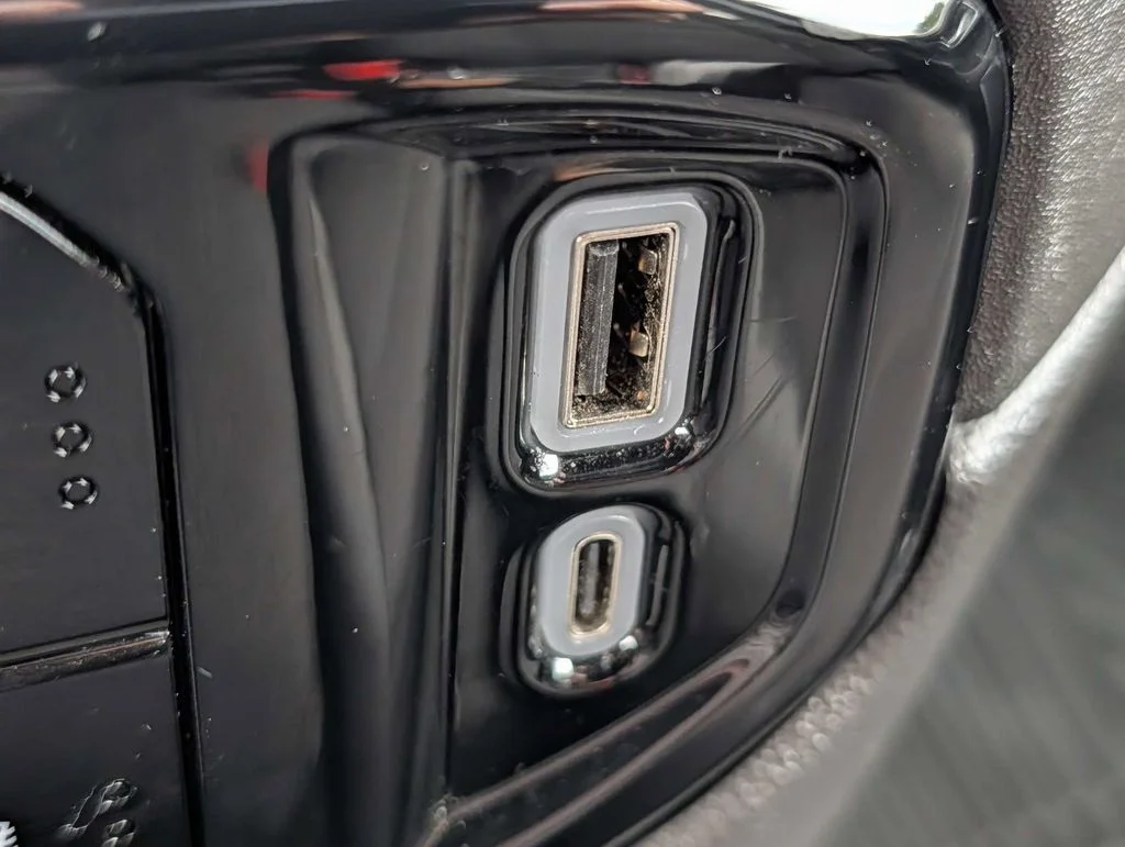 Used 2024 Silver GMC Elevation image 22