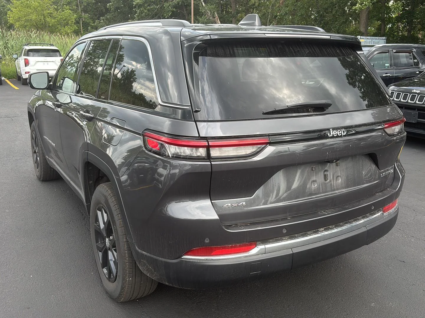 Used 2022 Baltic Gray Metallic Clearcoat Jeep Limited image 5