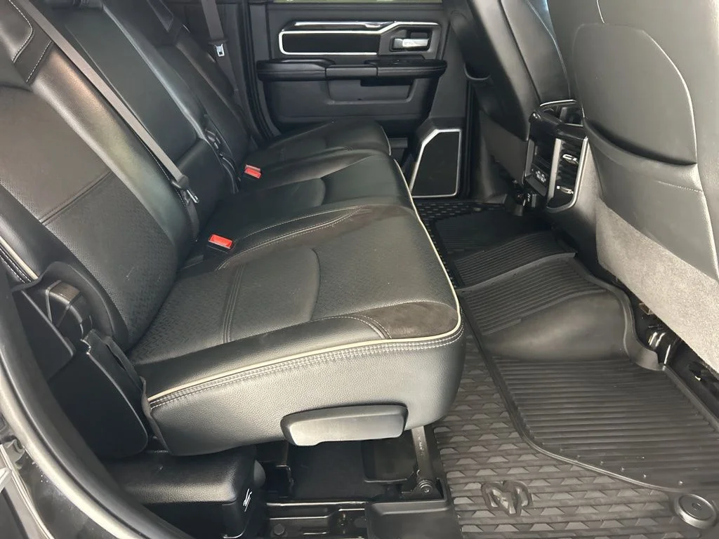 Used 2021 Diamond Black Ram Laramie image 20