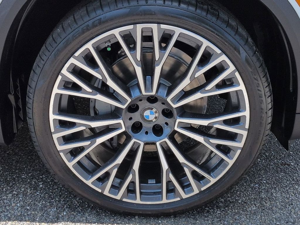 New 2026 Alpine White BMW xDrive40i image 11