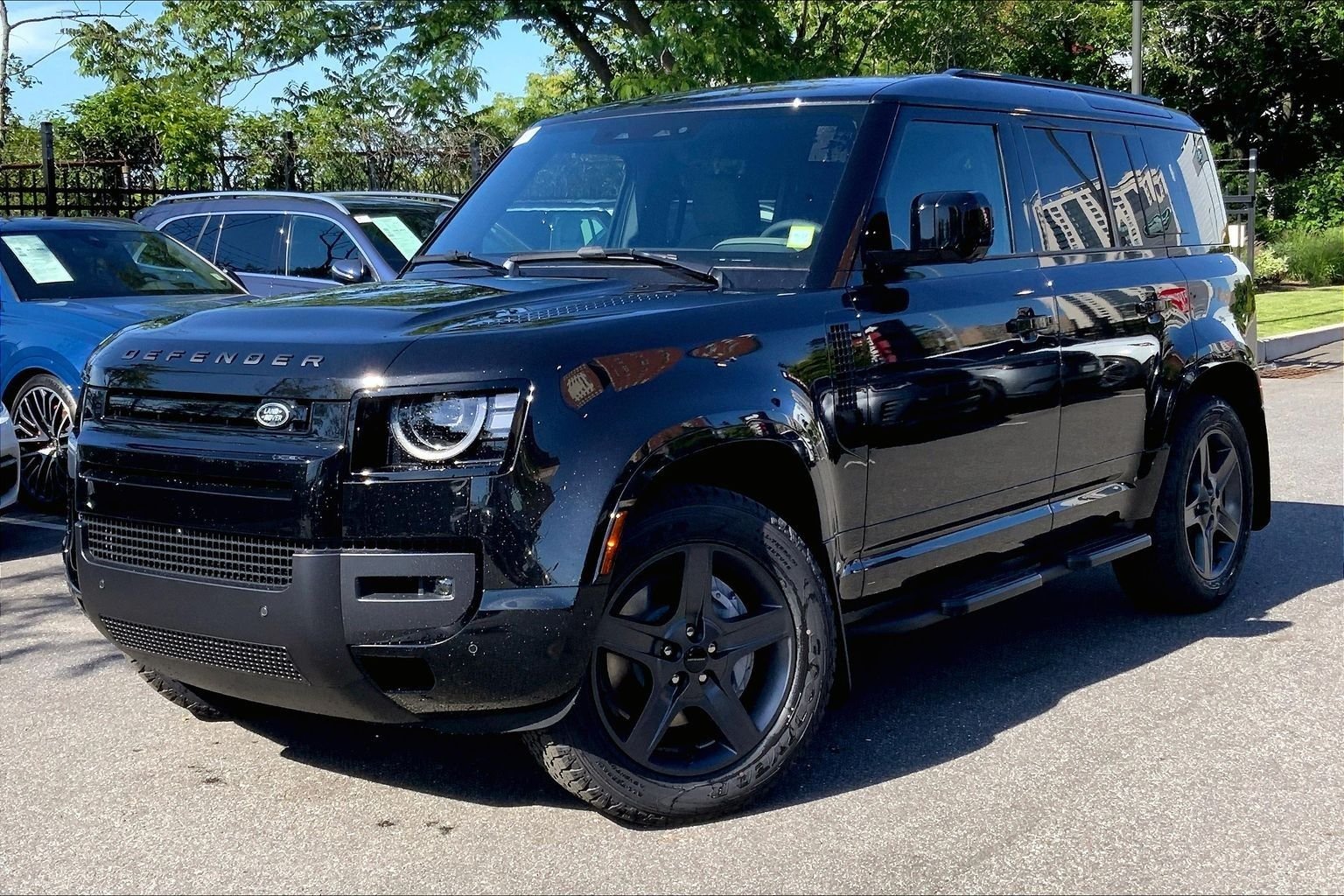 New 2026 Santorini Black Land Rover X-Dynamic SE image 1